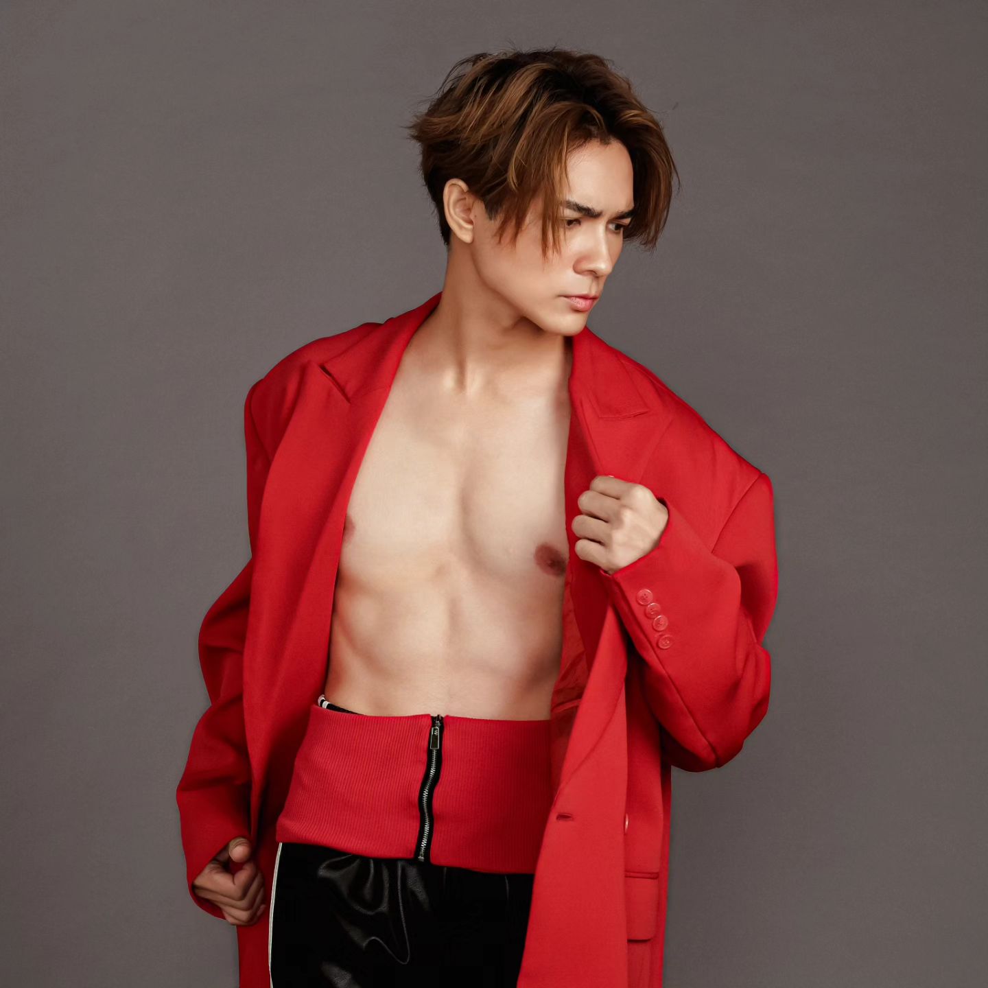 แน็ก ชาลี หนุ่มหล่อ